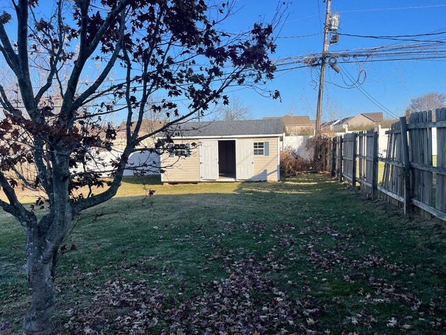 Building Photo - Beautiful 3 Bed, 1 Bath Convenient Location Mins From Hospital and Shopping