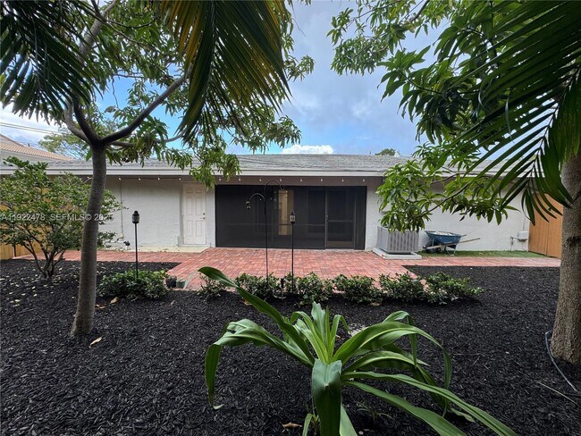 Building Photo - 2230 Spanish Trail