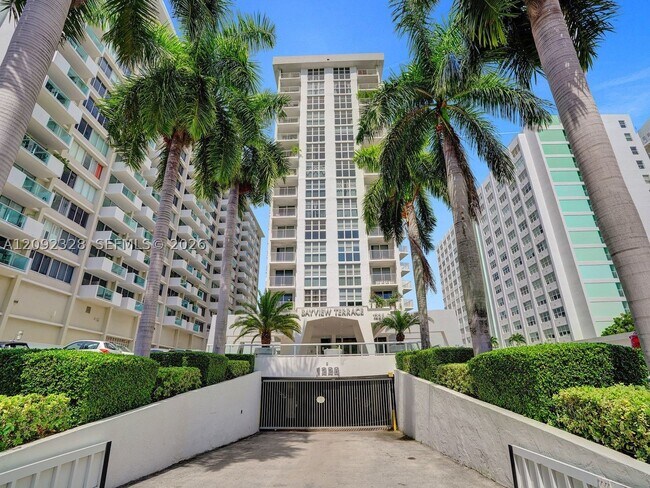 Building Photo - 1228 West Dr