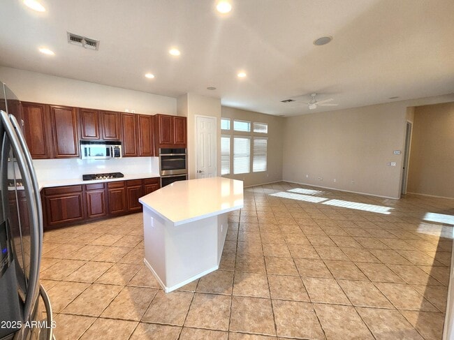 Building Photo - 10511 W Villa Hermosa