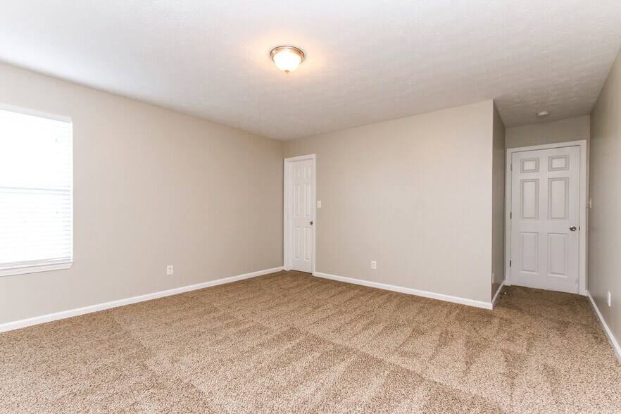 Building Photo - 1051 Pine Ridge Way