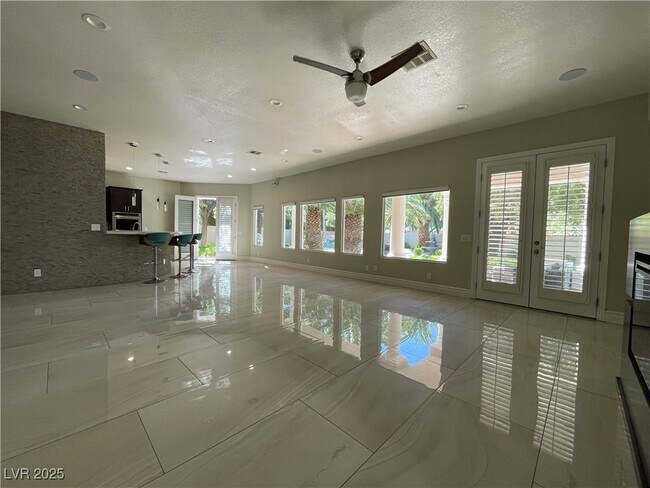 Building Photo - 2609 Sun Reef Rd