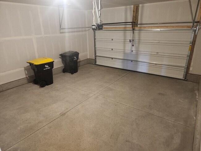 Building Photo - 2508 Chan Dr