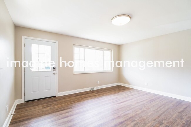 Building Photo - 3 Bedroom Ranch with Finished Basement in ...