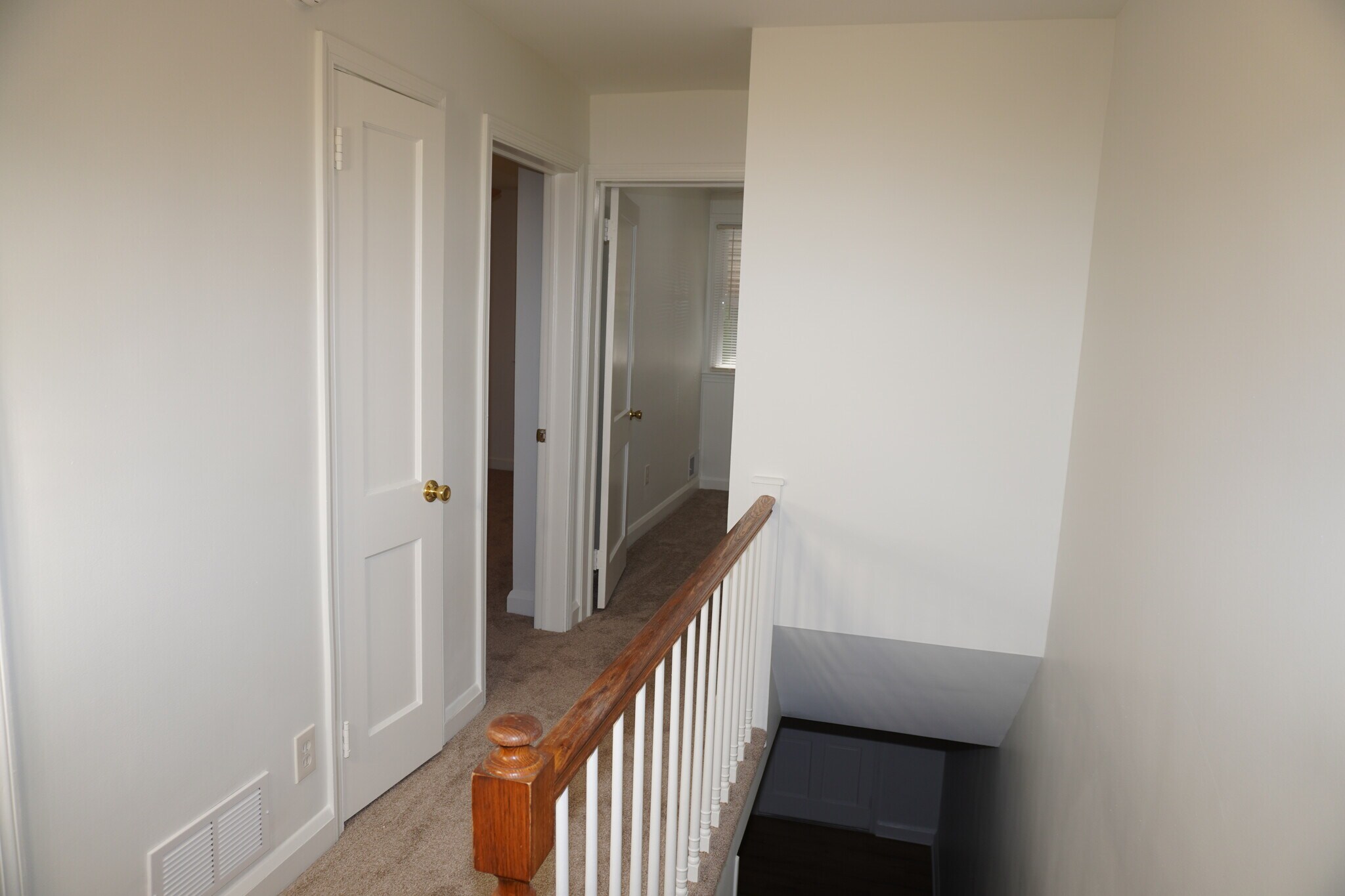 Building Photo - 137 Riverthorn Rd