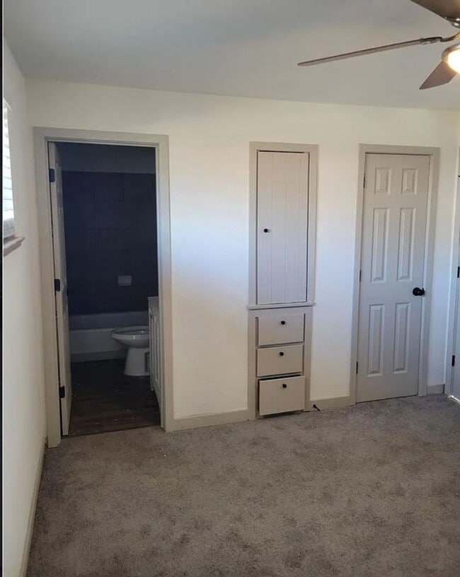 Building Photo - 413 Prairie Rd