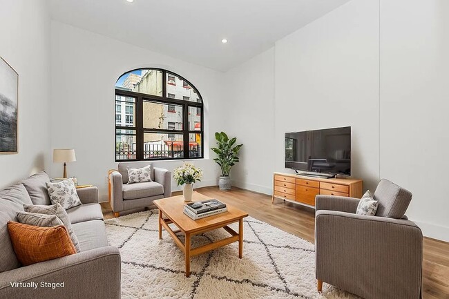 Primary Photo - 314 W 51st St