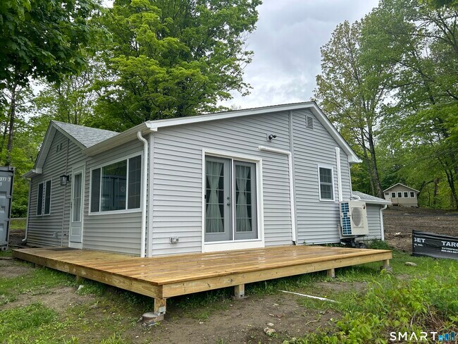 Building Photo - 81 Silver Lake Shore Rd