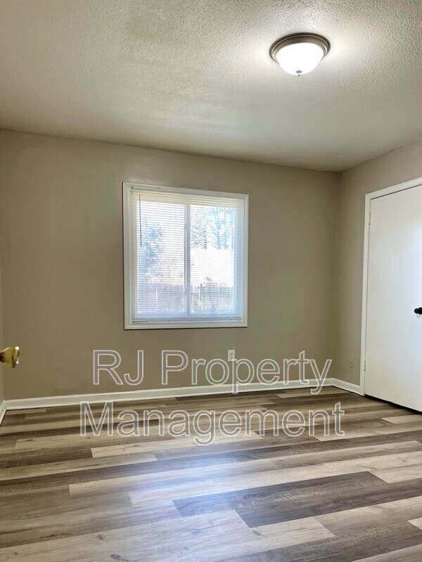 Building Photo - 5368 Scottsdale Ave