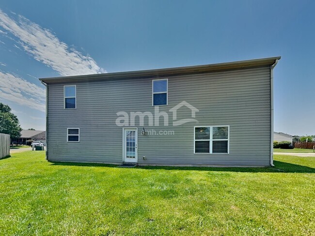 Building Photo - 960 Foxtail Ct