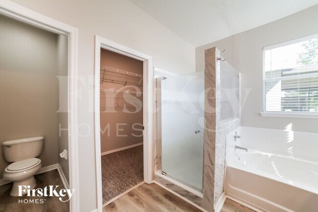 Building Photo - 1731 Bonita Bluff Ct