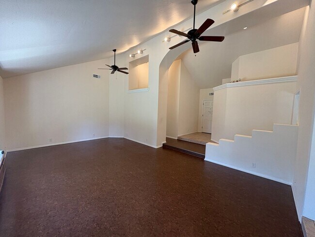 Building Photo - NW Visalia Home coming soon!