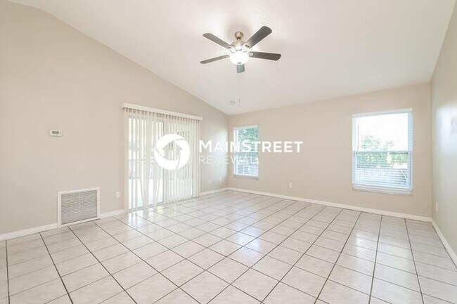 Building Photo - 3 Bedroom Pet-Friendly Home in ORLANDO, FL with Main Street Renewal
