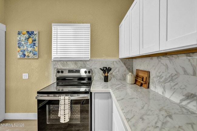 Building Photo - 35 W 8th St