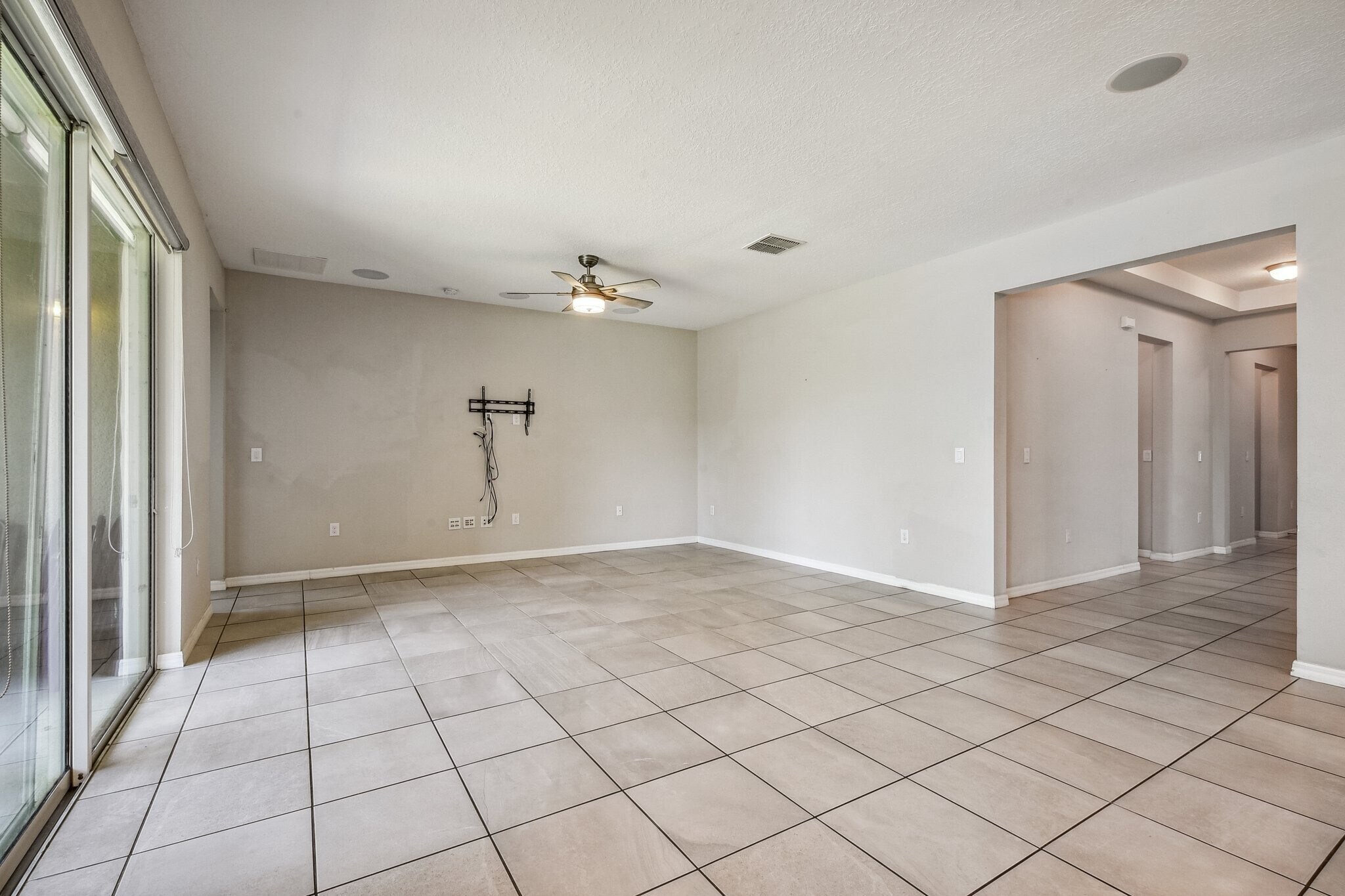 Building Photo - 2735 Stonegate Dr