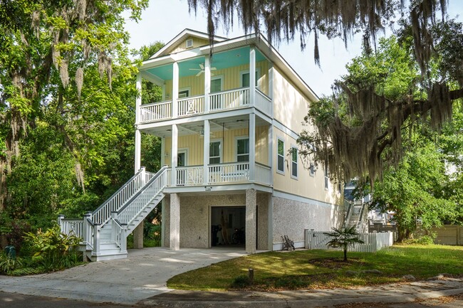 Building Photo - Four Bedroom Home on Ladies Island