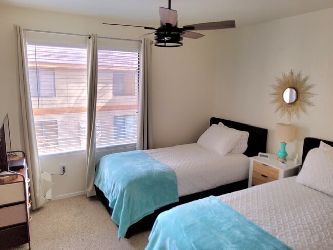 Building Photo - 7255 E Snyder Rd