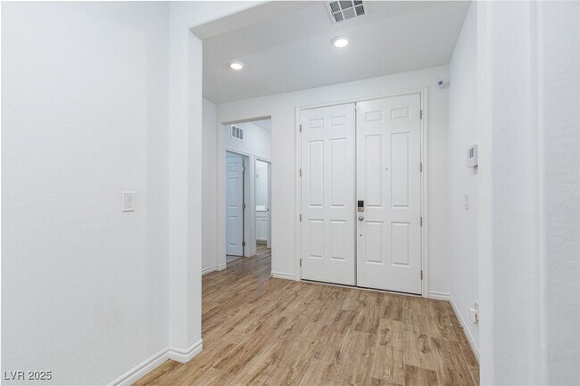 Building Photo - 1639 Dire Wolf Ave