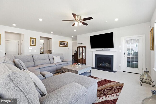 Building Photo - 6702 Savannah Dr