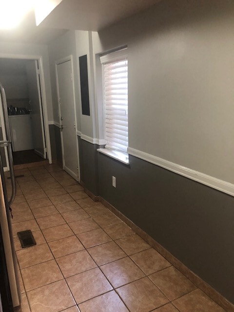 Building Photo - 3 Bedroom House in Fells Point with a roof...