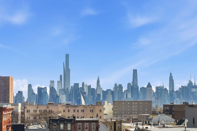 Building Photo - 5509 Madison St