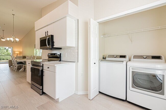 Building Photo - 4985 Sandra Bay Dr