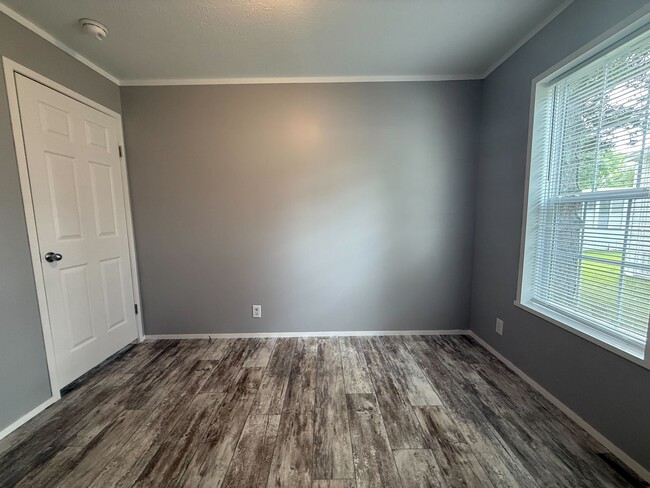Building Photo - 11827 Cascade Cir