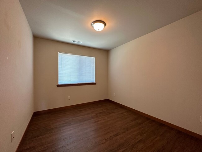 Building Photo - FA5755