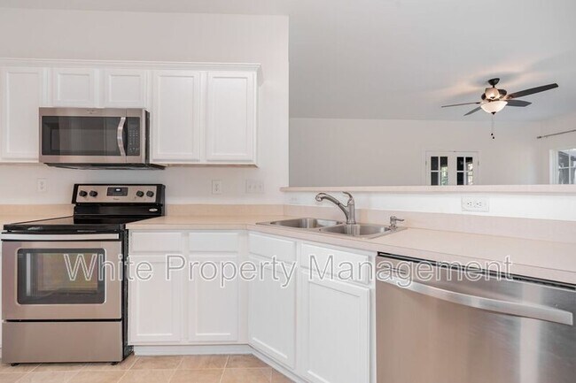 Building Photo - 815 Haymarket Pl
