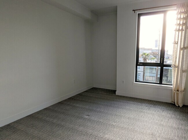 Building Photo - 1300 22nd St