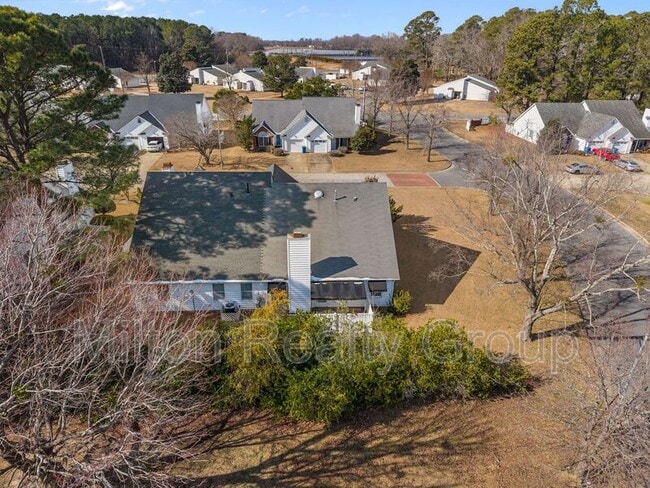 Building Photo - 101 Fairwoods Ct