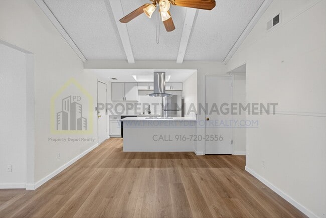 Building Photo - 8973 El Mirador Dr