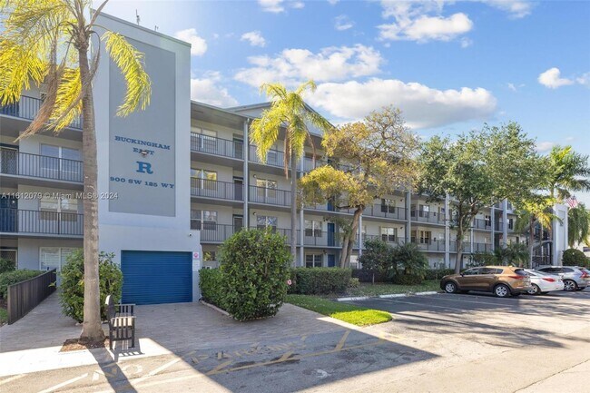 Building Photo - 900 SW 125th Way