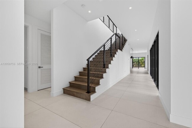 Building Photo - 16709 Botaniko Dr N