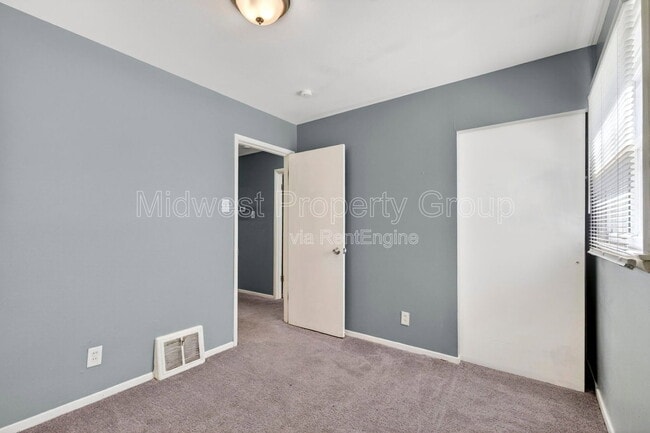 Building Photo - 409 Shepley Dr