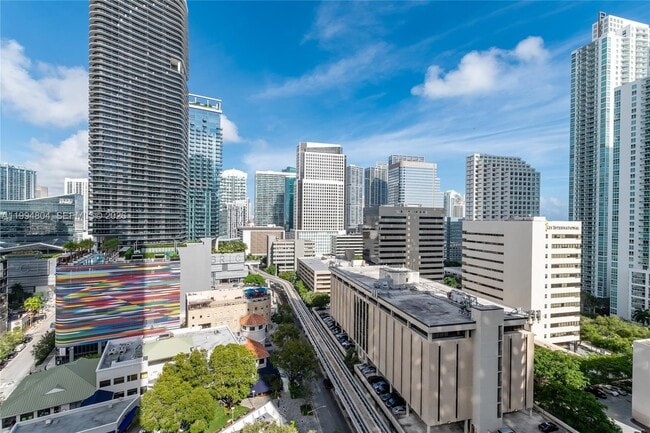 Building Photo - 1000 Brickell Plaza