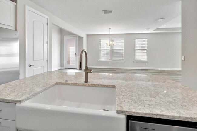 Building Photo - 147 Cool Spgs Ave