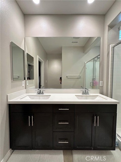 Building Photo - 5861 Rostrata Ave