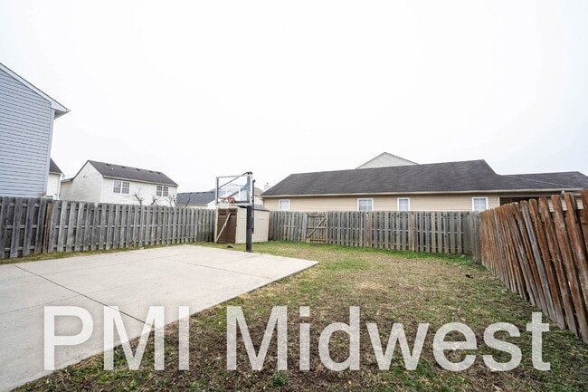 Building Photo - "Charming 4-Bed Family Home with Spacious Layout in Indianapolis!"