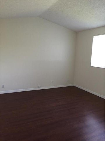 Building Photo - 686 Lone Pine Ln