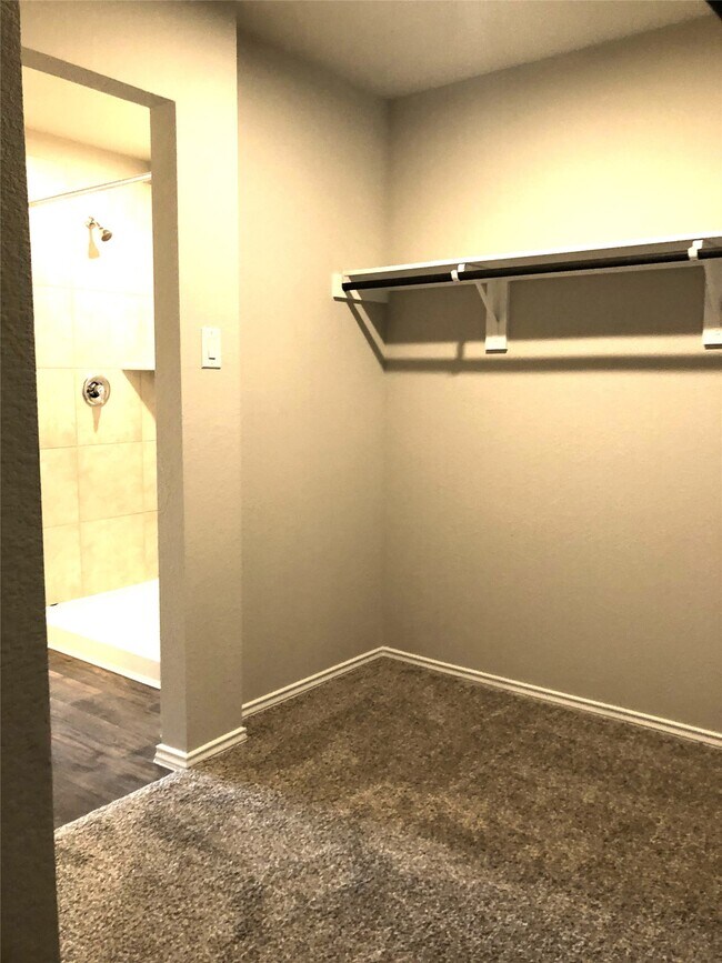 Building Photo - 21422 Chester Cliff Ln