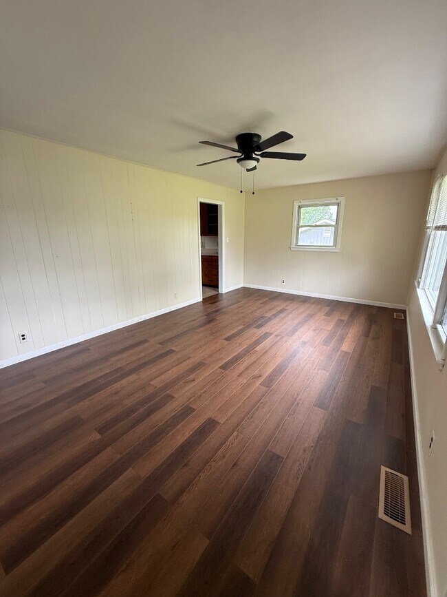 Building Photo - 275 Bellmeade Dr