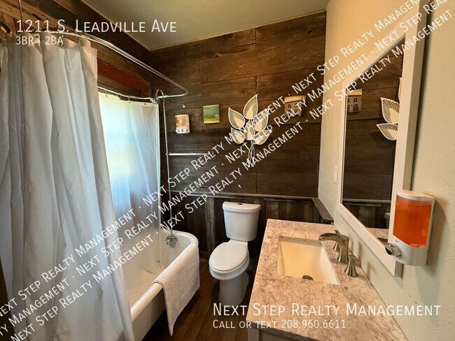 Building Photo - 1211 S Leadville Ave