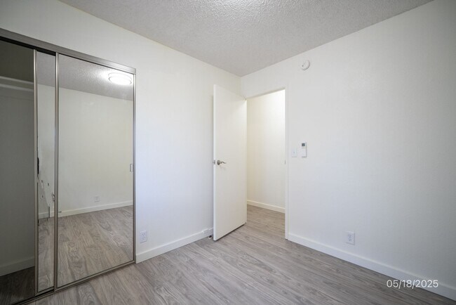 Building Photo - 3 BD/2 BA Home in Mililani with Garage (Av...