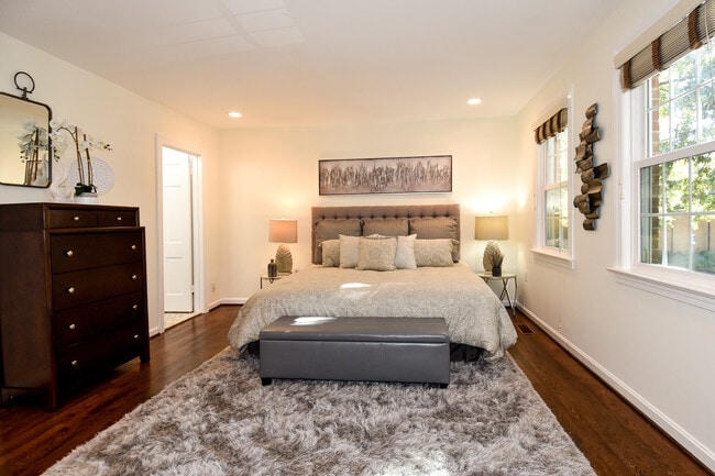 Building Photo - 601 G St SW