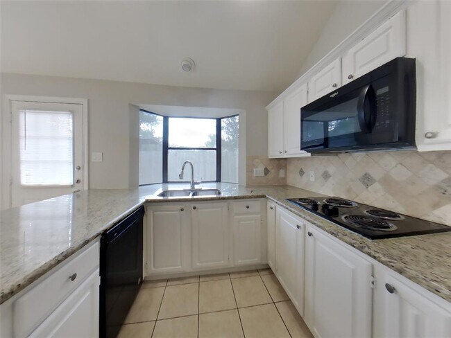 Building Photo - 13822 Cantwell Dr
