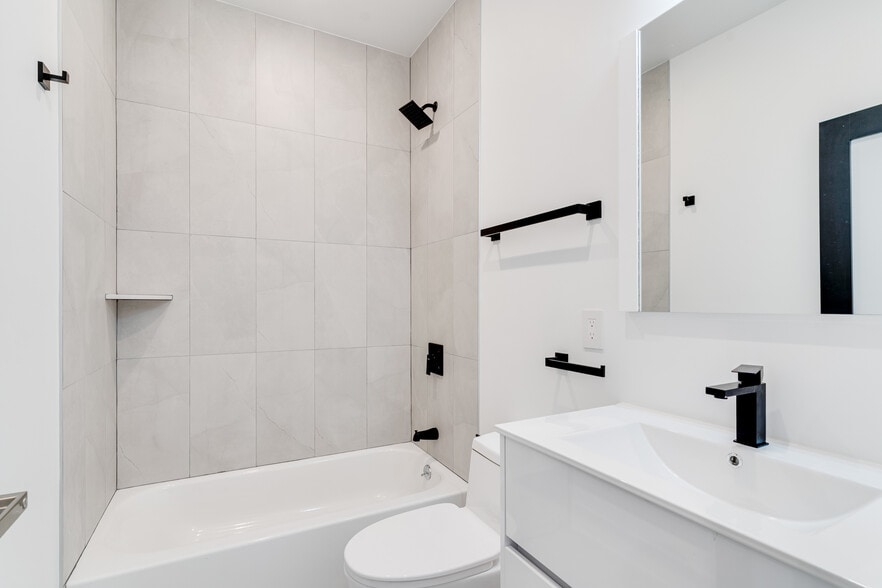 Building Photo - 2603 E Boston St