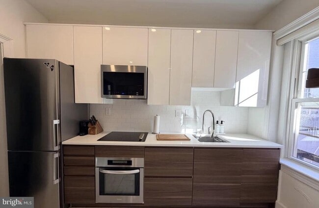 Building Photo - 1332 15th St NW