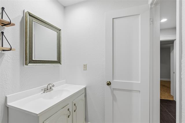 Building Photo - 3736 Walnut Dr