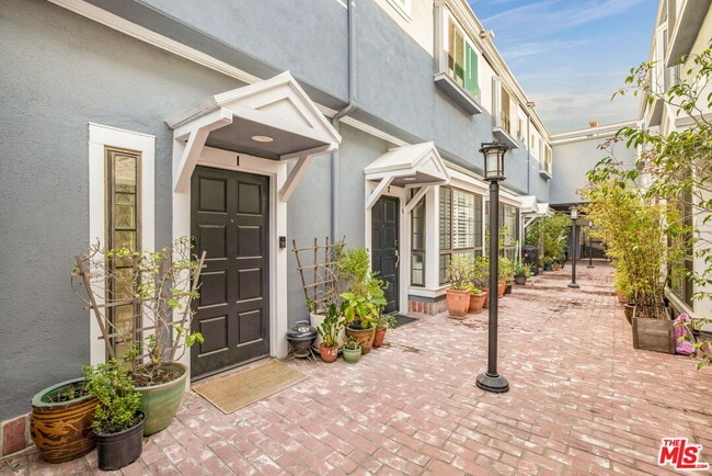 Building Photo - 36 Navy St